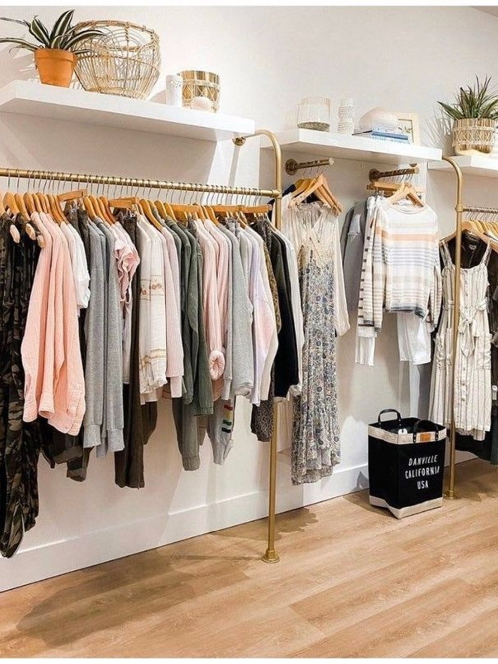 Clothing bundle size Medium